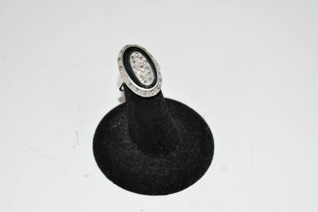 Vintage Sterling Silver Marcasite Onyx Ring sz 7: Vintage Sterling Silver Marcasite Onyx Ring sz 7 Please view all photos as they are part of the description and condition of this Item, Feel free to contact me with questions or picture requests! Used