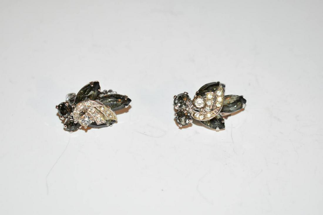 Vintage weiss rhinestone clip on earrings (1 of 4)
