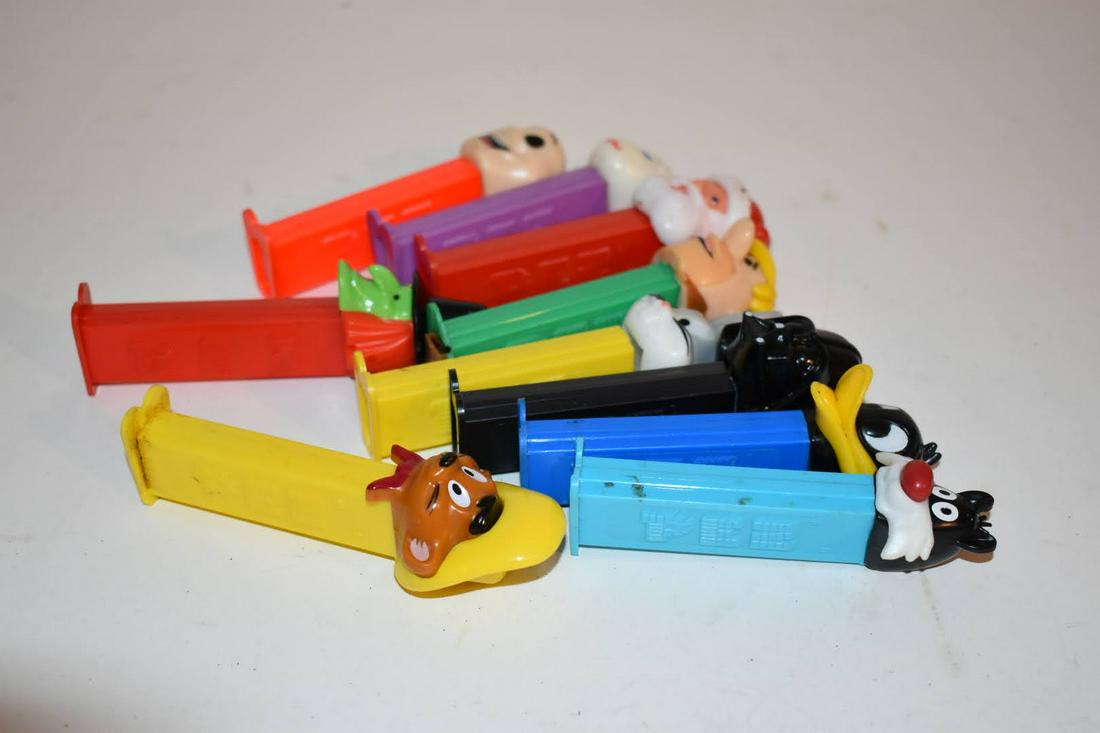 vintage lot of 10 Pez toys: vintage lot of 10 Pez toys Please view all photos as they are part of the description and condition of this Item, Feel free to contact me with questions or picture requests! Used Item AS IS