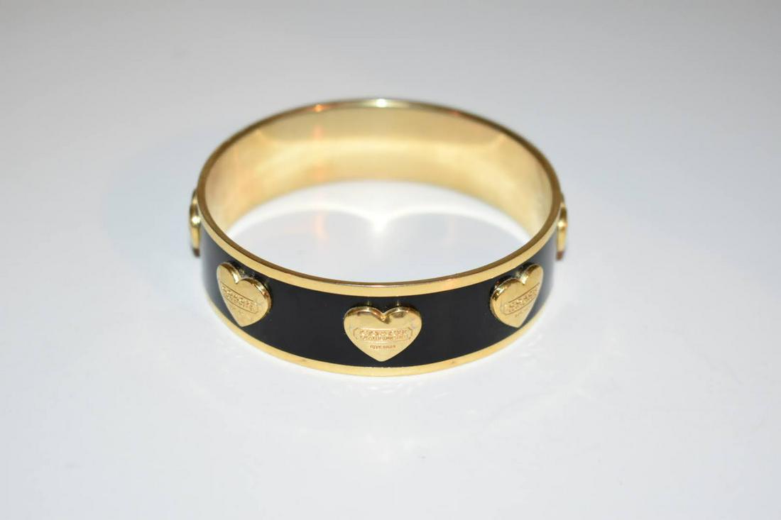 Vintage Couch Black enamel heart Bracelet 6 in: Vintage Couch Black enamel heart Bracelet 6 in Please view all photos as they are part of the description and condition of this Item, Feel free to contact me with questions or picture requests! Used I