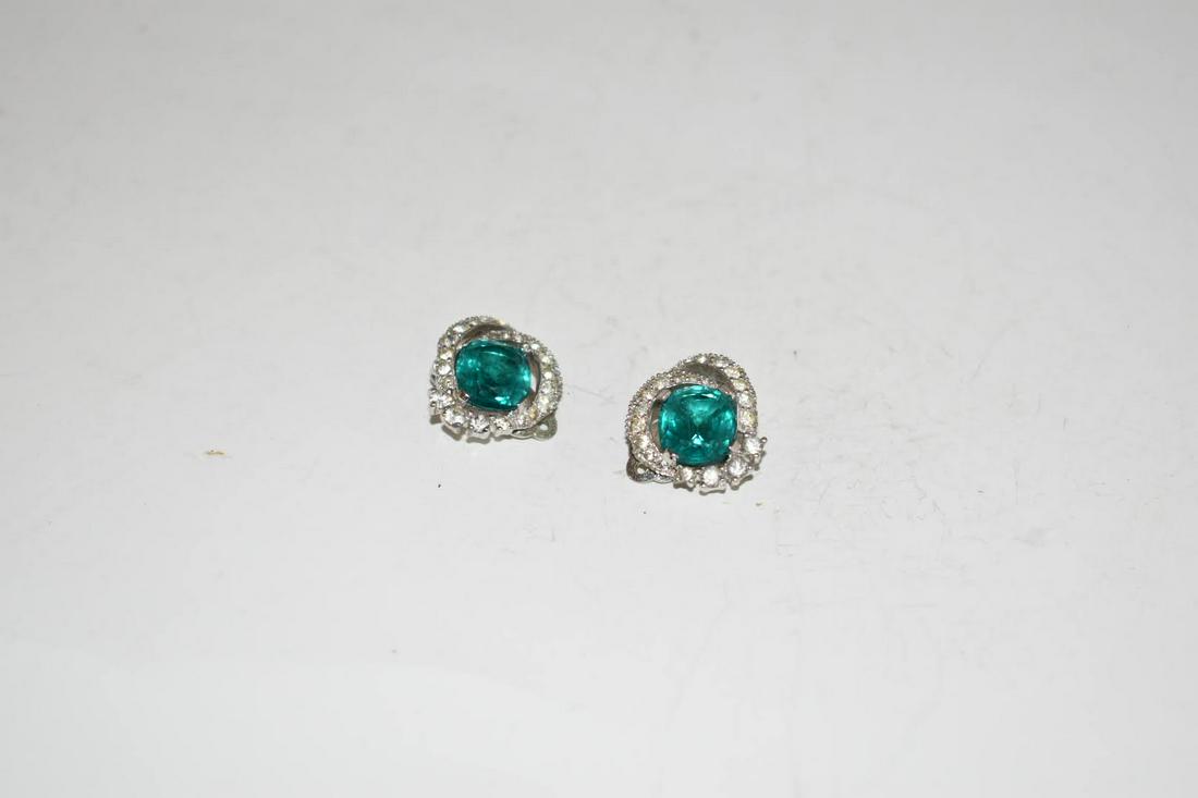 Vintage Emerald Jomaz Green Rhinestone clip on Earrings: Vintage Emerald Jomaz Green Rhinestone clip on Earrings Please view all photos as they are part of the description and condition of this Item, Feel free to contact me with questions or picture request