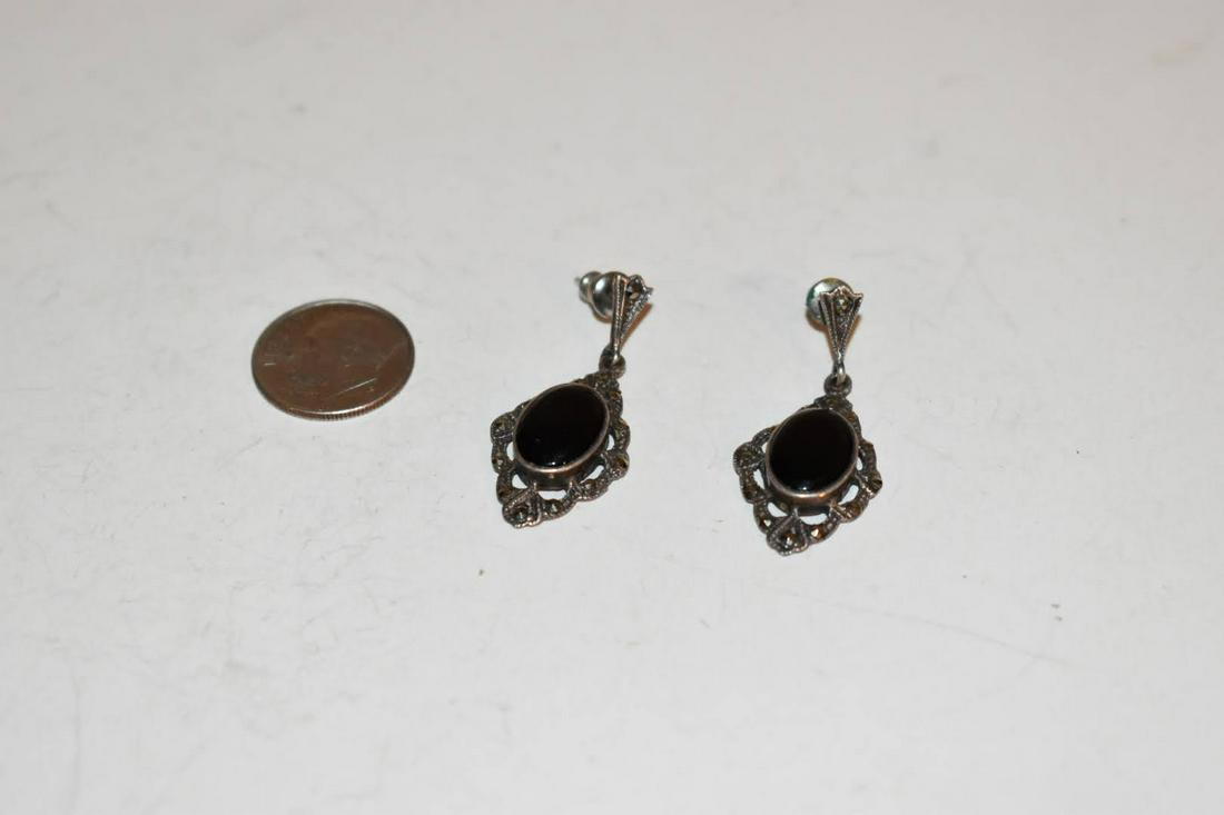 Vintage Sterling Silver Marcasite Onyx Earrings: Vintage Sterling Silver Marcasite Onyx Earrings Please view all photos as they are part of the description and condition of this Item, Feel free to contact me with questions or picture requests! Used 