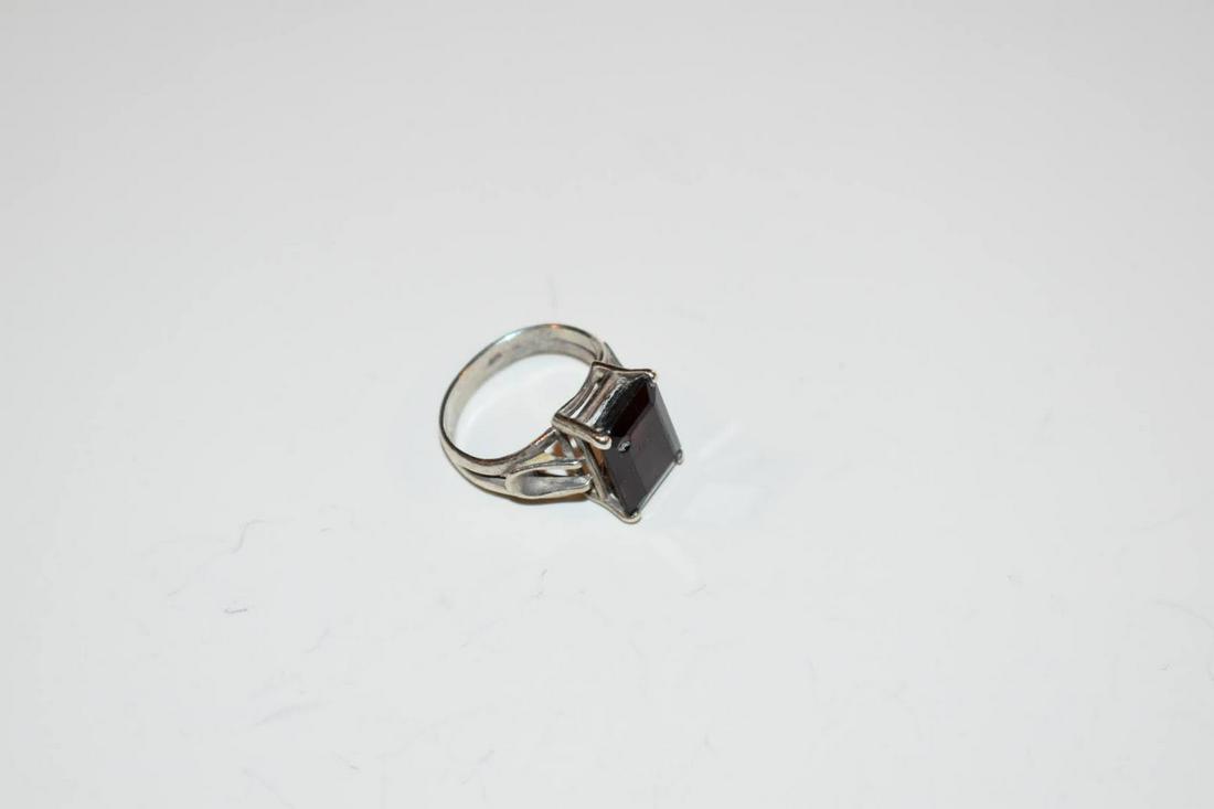 Vintage Sterling Silver Amethyst Ring sz 6 has a chip (1 of 5)