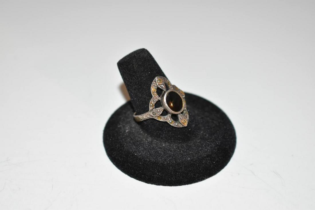 Vintage Sterling Silver Marcasite Onyx Ring: Vintage Sterling Silver Marcasite Onyx Ring Please view all photos as they are part of the description and condition of this Item, Feel free to contact me with questions or picture requests! Used Item
