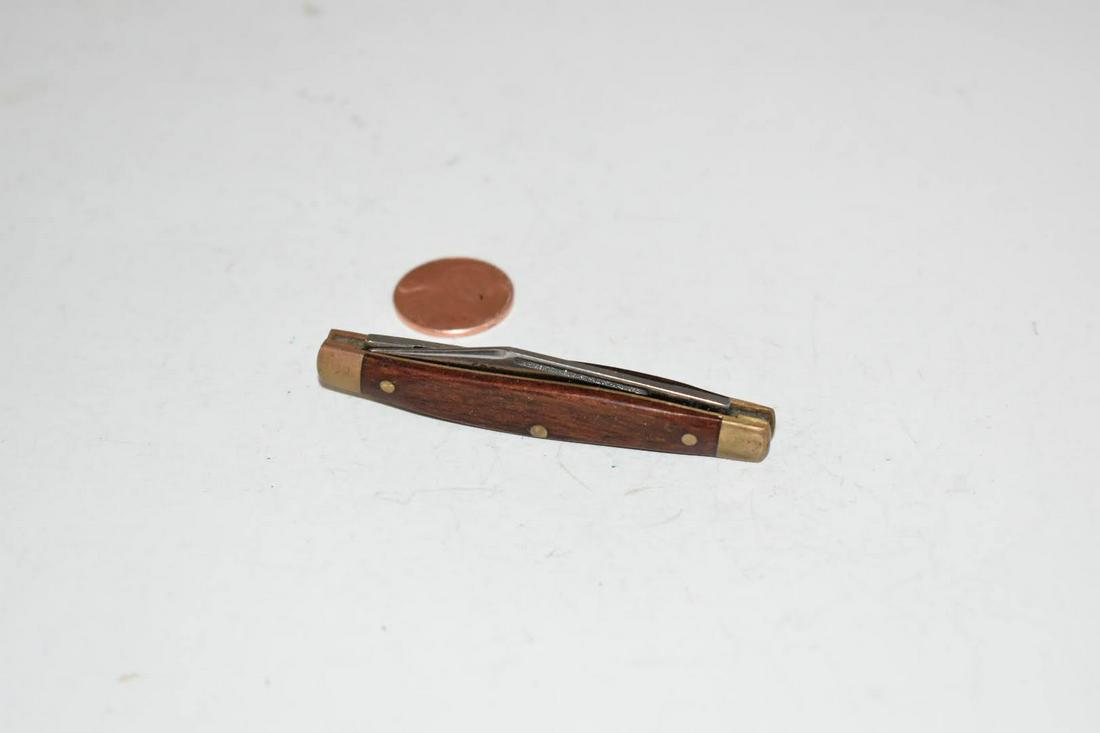 Vintage Sears Craftsman Pocket Knife 95201: Vintage Sears Craftsman Pocket Knife 95201 Please view all photos as they are part of the description and condition of this Item, Feel free to contact me with questions or picture requests! Used Item 