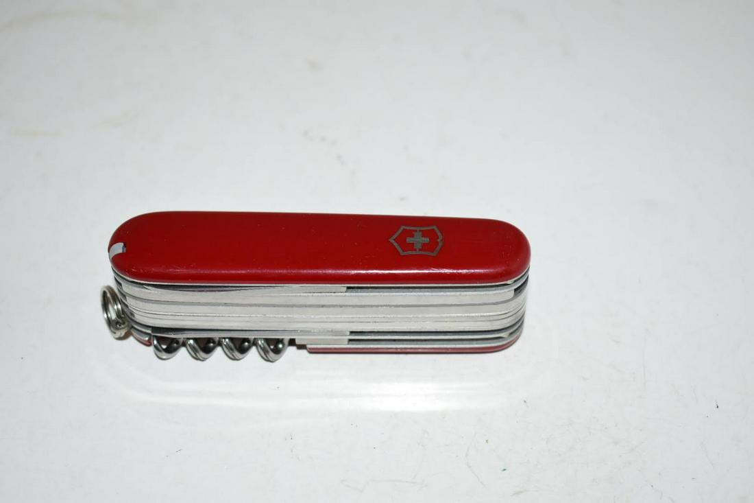 Victorinox Vintage Swiss Army Knife: Victorinox Vintage Swiss Army Knife Please view all photos as they are part of the description and condition of this Item, Feel free to contact me with questions or picture requests! Used Item AS IS