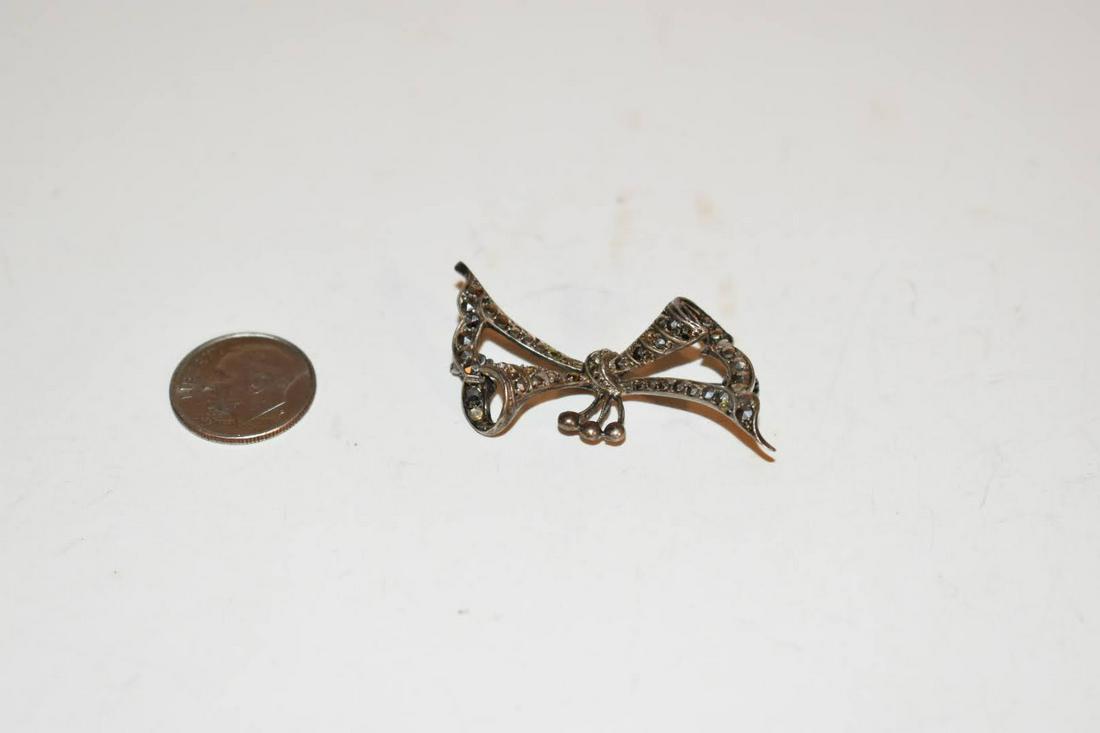 Vintage Sterling Silver Marcasite Brooch: Vintage Sterling Silver Marcasite Brooch Please view all photos as they are part of the description and condition of this Item, Feel free to contact me with questions or picture requests! Used Item AS