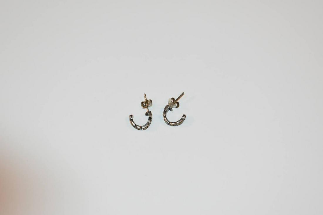 Vintage Sterling Silver Marcasite Earrings: Vintage Sterling Silver Marcasite Earrings Please view all photos as they are part of the description and condition of this Item, Feel free to contact me with questions or picture requests! Used Item 