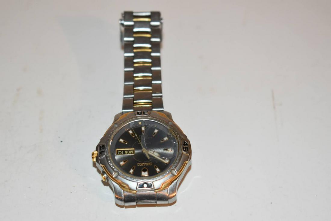 Vintage Mens Seiko Kinetic Sport 100 5M43 Wrist Watch working glass is chipped (1 of 5)