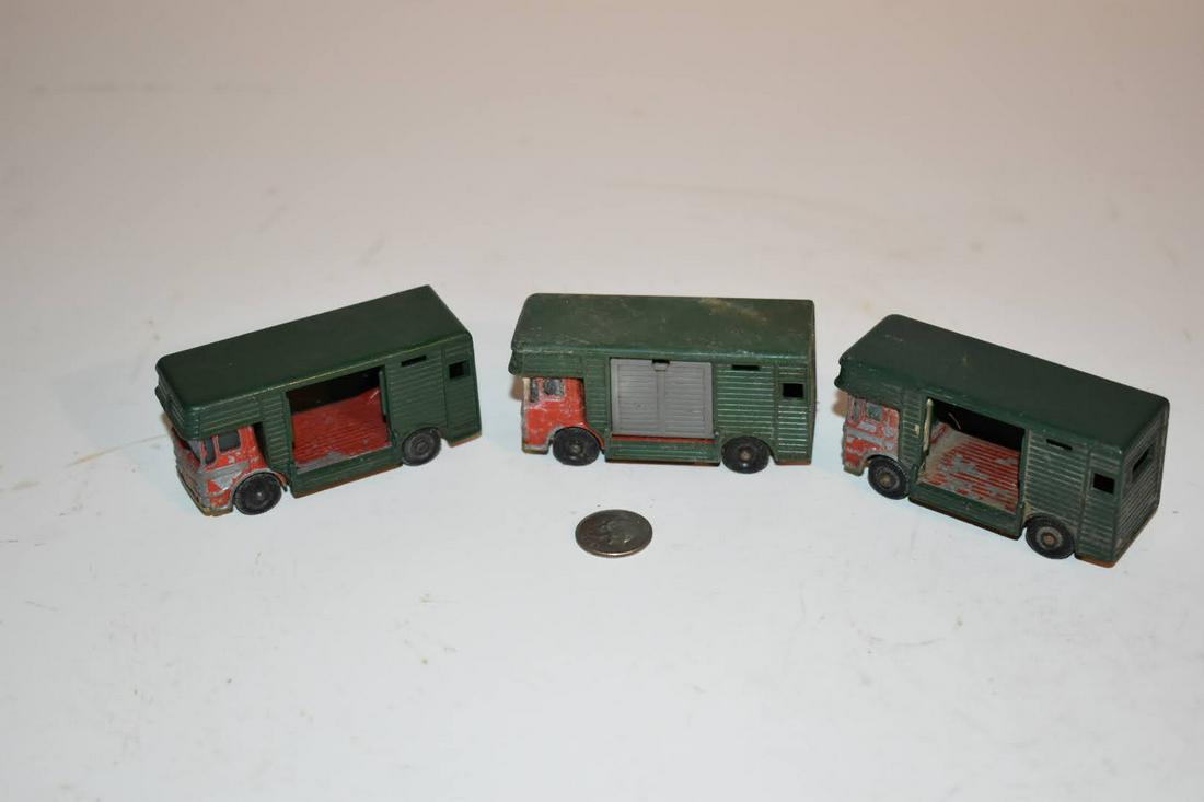 Vintage lot of three Matchbox Lesney # 17 Horse Box (1 of 3)