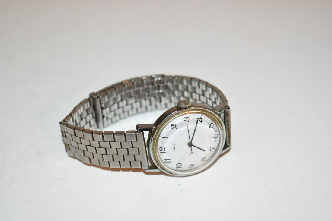 Vintage Timex Mens Mechanical Wind Watch Silver Tone England Works: Vintage Timex Mens Mechanical Wind Watch Silver Tone England Works Please view all photos as they are part of the description and condition of this Item, Feel free to contact me with questions or pict