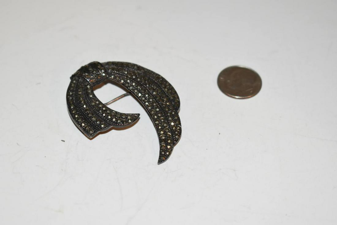 Vintage Sterling Silver Marcasite Brooch: Vintage Sterling Silver Marcasite Brooch Please view all photos as they are part of the description and condition of this Item, Feel free to contact me with questions or picture requests! Used Item AS
