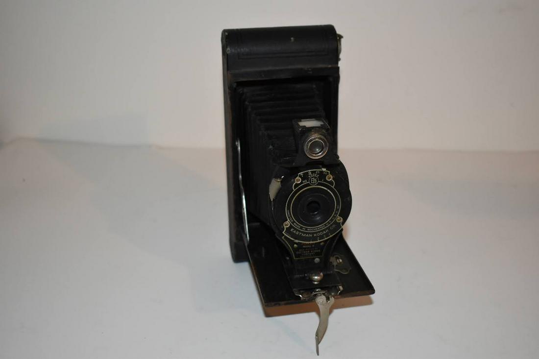 Vintage Camera 1926 KODAK NO. 2A Folding Bellows Cartridge HAWK-EYE (1 of 6)