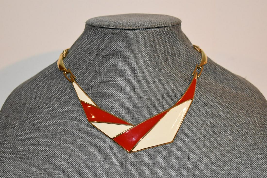 Vintage Monet Cream Red Enamel Gold Tone Choker Necklace 13": Vintage Monet Cream Red Enamel Gold Tone Choker Necklace 13" Please view all photos as they are part of the description and condition of this Item, Feel free to contact me with questions or picture re