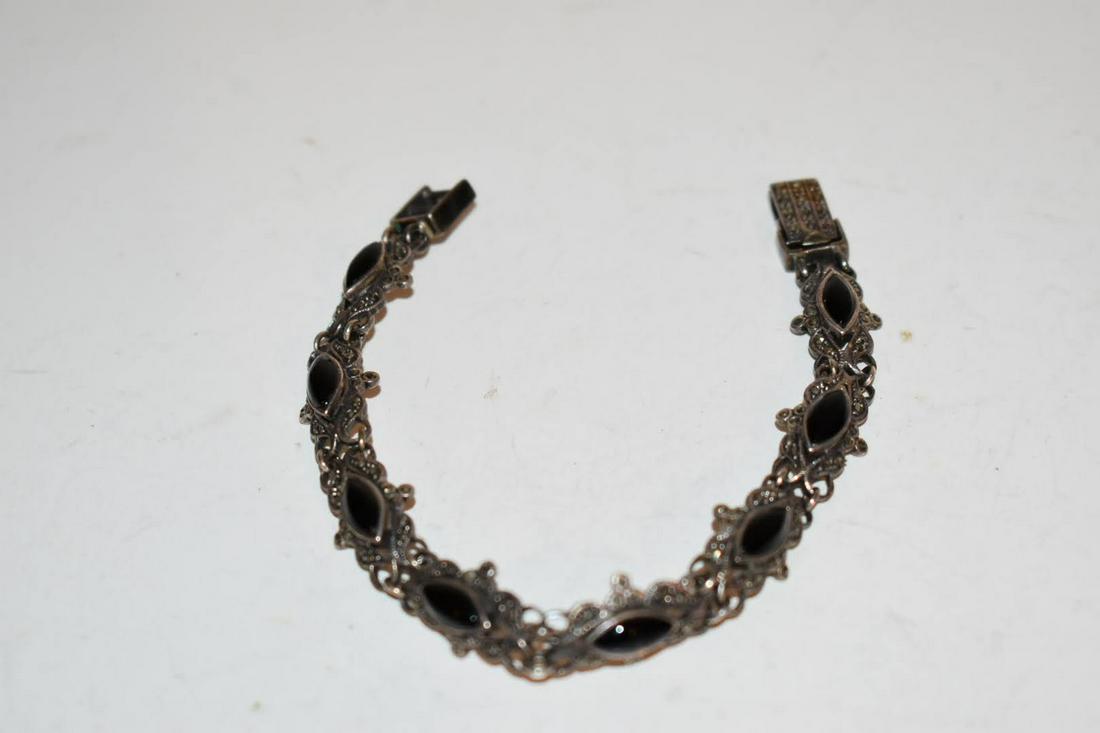 Vintage Sterling Silver Onyx Marcasite Bracelet 7 inch: Vintage Sterling Silver Onyx Marcasite Bracelet 7 inch Please view all photos as they are part of the description and condition of this Item, Feel free to contact me with questions or picture requests