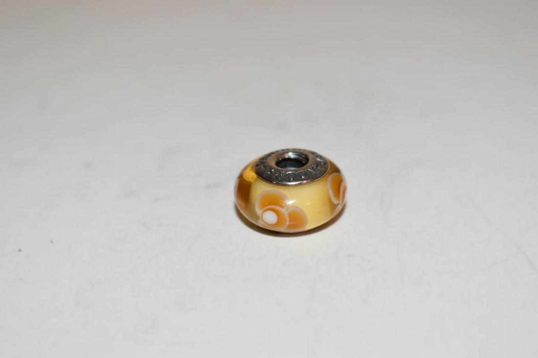 Vintage Pandora Sterling Silver Charm: Vintage Pandora Sterling Silver Charm Please view all photos as they are part of the description and condition of this Item, Feel free to contact me with questions or picture requests! Used Item AS IS