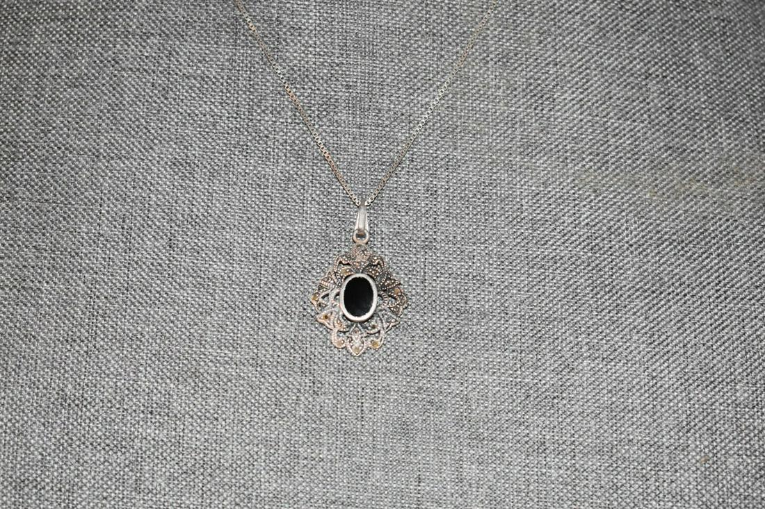 Vintage Sterling Silver Marcasite Onyz Necklace Pendant 18 inches: Vintage Sterling Silver Marcasite Onyz Necklace Pendant 18 inches Please view all photos as they are part of the description and condition of this Item, Feel free to contact me with questions or pictu