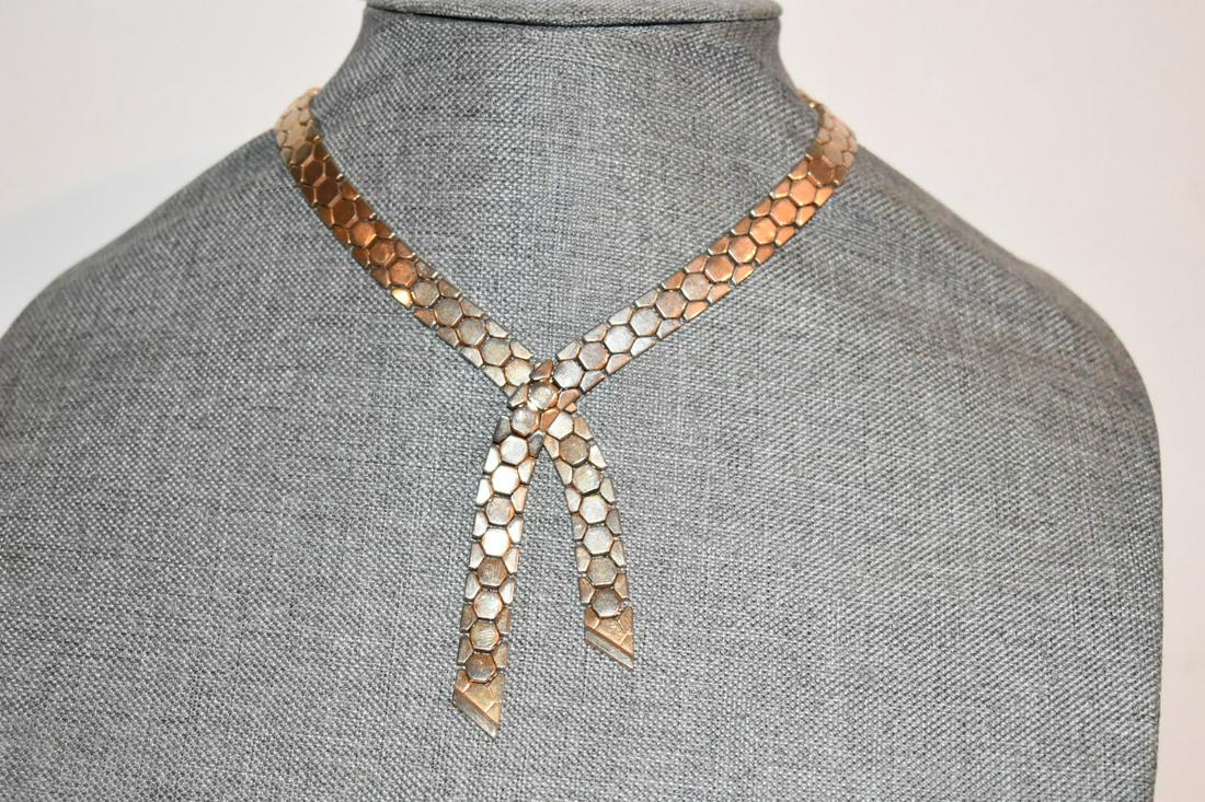 Crown Trifari Vintage Gold Tone Choker Necklace 12": Crown Trifari Vintage Gold Tone Choker Necklace 12" Please view all photos as they are part of the description and condition of this Item, Feel free to contact me with questions or picture requests! U