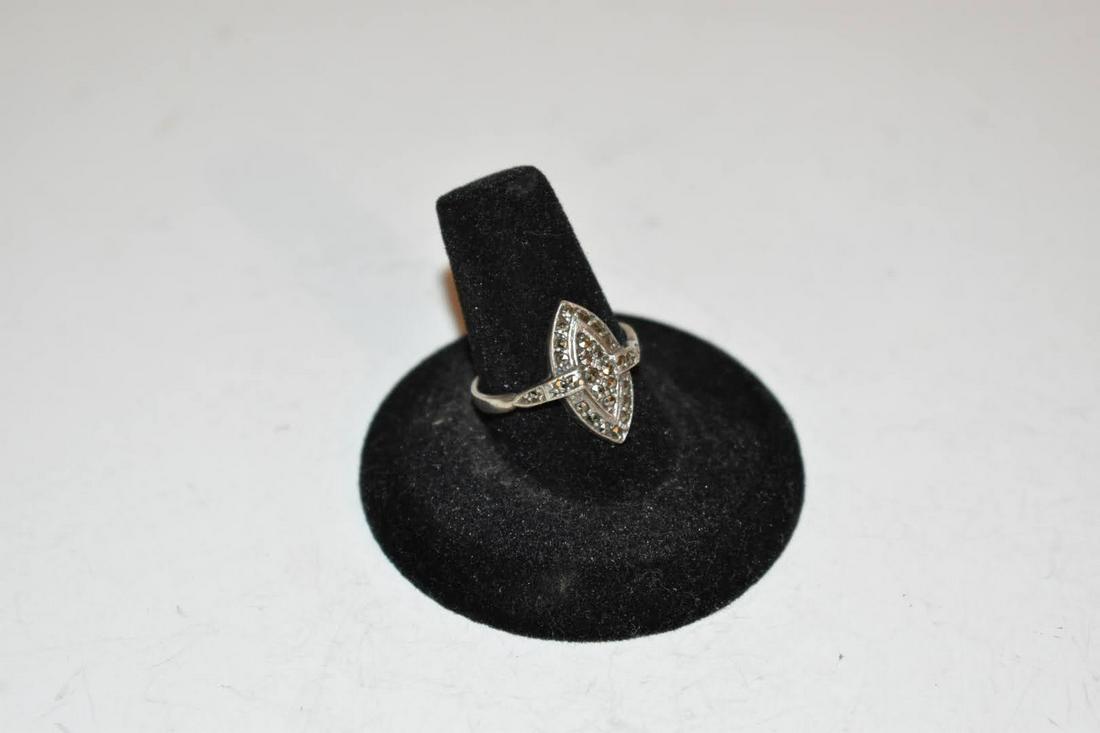 Vintage Sterling Silver Marcasite Ring sz 8: Vintage Sterling Silver Marcasite Ring sz 8 Please view all photos as they are part of the description and condition of this Item, Feel free to contact me with questions or picture requests! Used Item