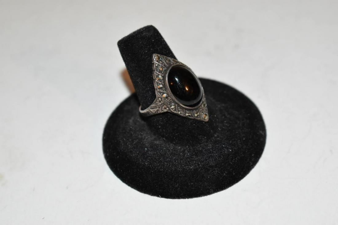 Vintage Onyx Marcasite Ring 8.5: Vintage Onyx Marcasite Ring 8.5 Please view all photos as they are part of the description and condition of this Item, Feel free to contact me with questions or picture requests! Used Item AS IS