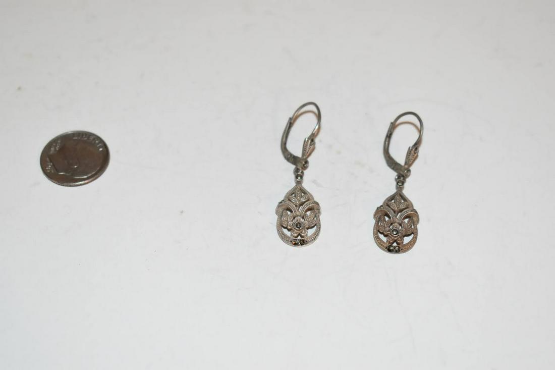 Vintage Sterling Silver Marcasite Earrings: Vintage Sterling Silver Marcasite Earrings Please view all photos as they are part of the description and condition of this Item, Feel free to contact me with questions or picture requests! Used Item 