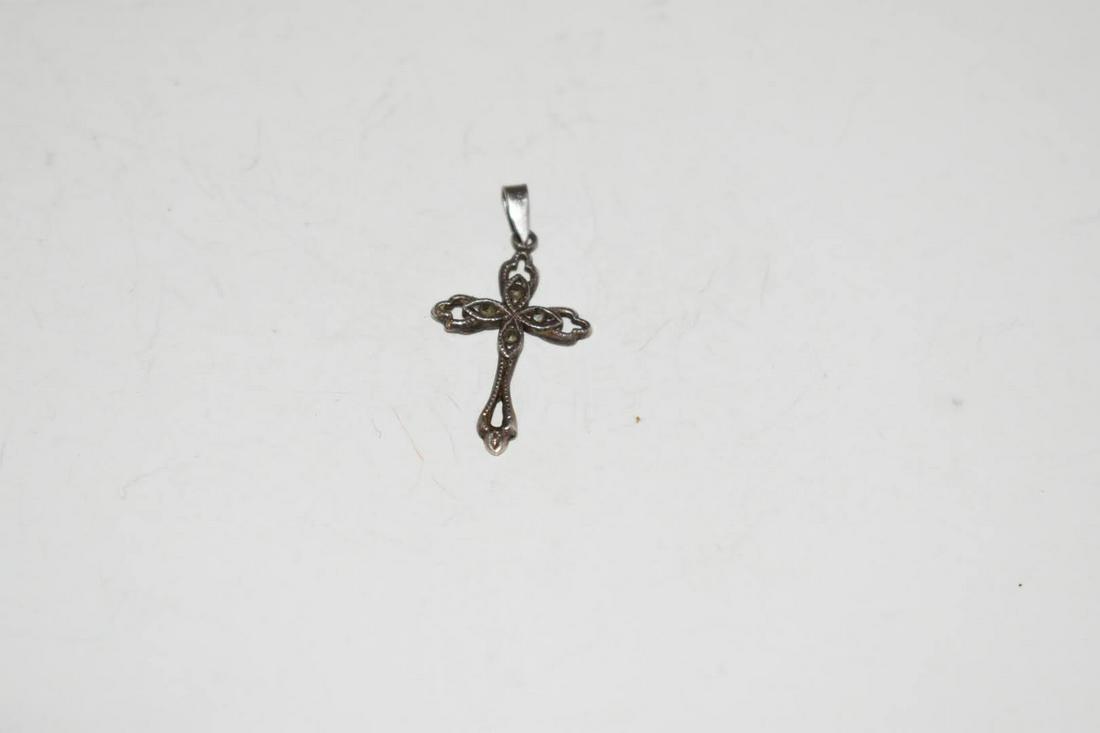 Vintage Sterling Silver Marcasite Cross 1 1/4": Vintage Sterling Silver Marcasite Cross 1 1/4" Please view all photos as they are part of the description and condition of this Item, Feel free to contact me with questions or picture requests! Used I