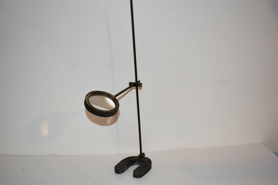 vintage watch maker magnifying glass: vintage watch maker magnifying glass Please view all photos as they are part of the description and condition of this Item, Feel free to contact me with questions or picture requests! Used Item AS IS