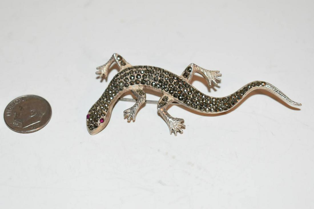 Vintage Sterling Silver marcasite lizard Brooch: Vintage Sterling Silver marcasite lizard Brooch Please view all photos as they are part of the description and condition of this Item, Feel free to contact me with questions or picture requests! Used 