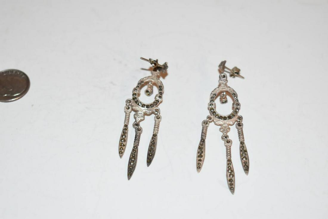 Vintage Sterling Silver Marcasite Earrings: Vintage Sterling Silver Marcasite Earrings Please view all photos as they are part of the description and condition of this Item, Feel free to contact me with questions or picture requests! Used Item 