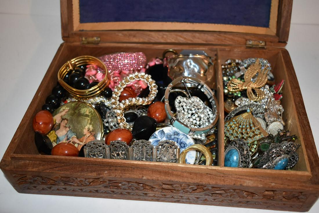 Vintage Full Carved Jewelry Box Brooches, Bracelets, Necklaces 12 x 8 x 3 (1 of 5)