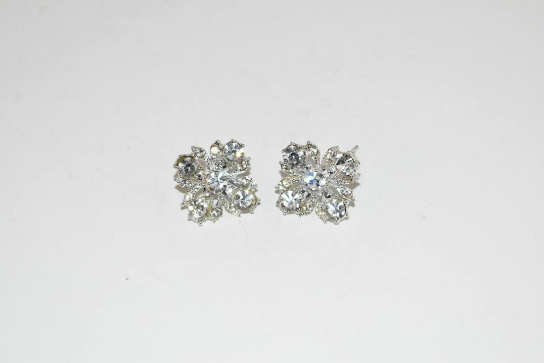 Vintage Silvertone Rhinestone Earrings (1 of 4)