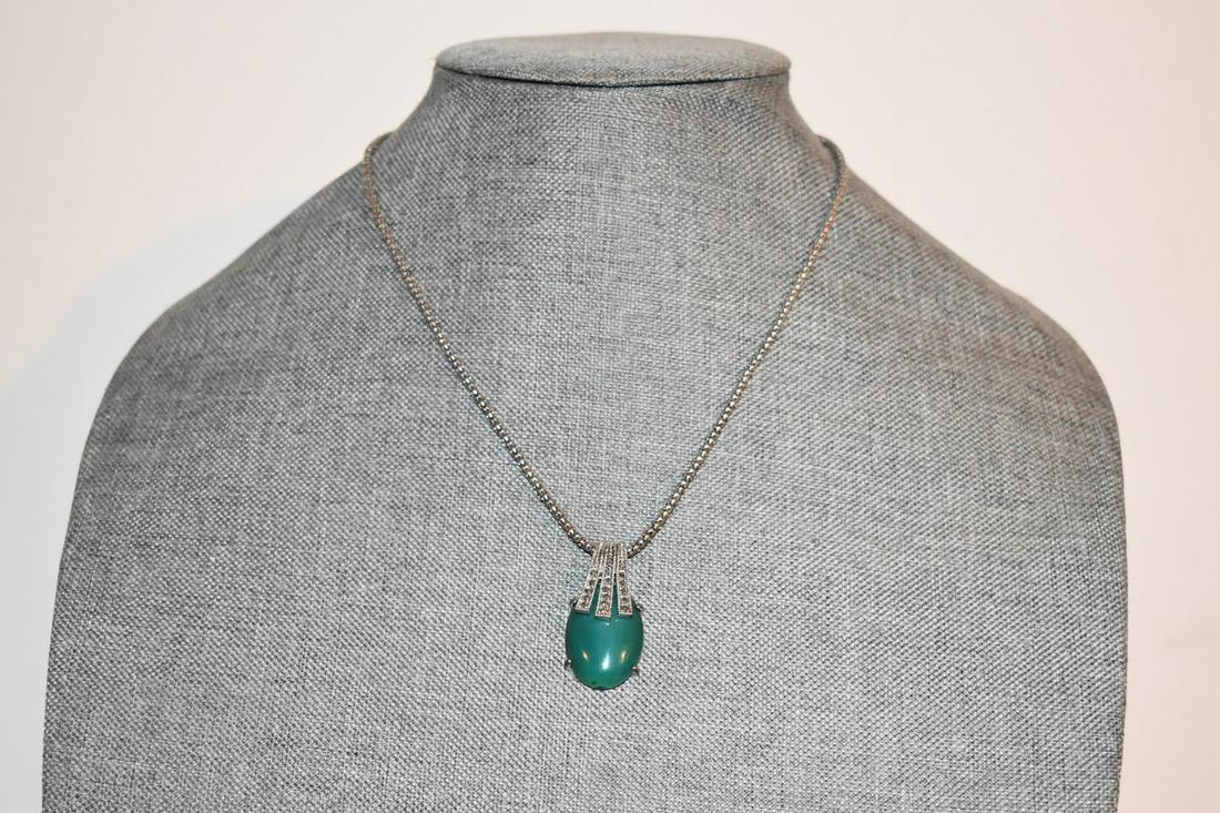 Vintage Marcasite Green Stone Pendant Necklace 17": Vintage Marcasite Green Stone Pendant Necklace 17" Please view all photos as they are part of the description and condition of this Item, Feel free to contact me with questions or picture requests! Us