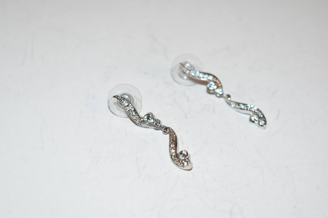 vintage rhinestone dangle earrings (1 of 4)
