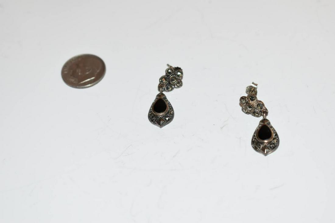 vintage sterling silver thailand onyx marcasite earrings: vintage sterling silver thailand onyx marcasite earrings Please view all photos as they are part of the description and condition of this Item, Feel free to contact me with questions or picture reques