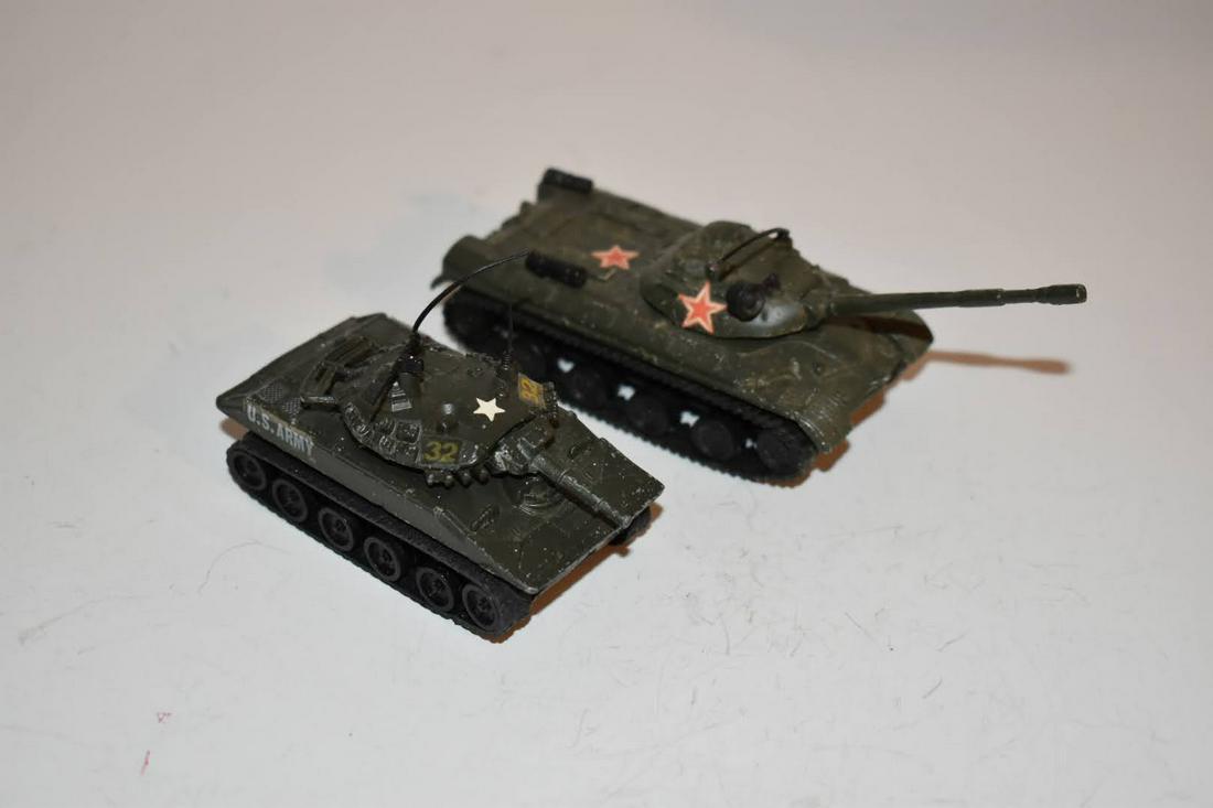 2 vintage mini army tanks zylmex tank t407 & t10: 2 vintage mini army tanks zylmex tank t407 & t10 Please view all photos as they are part of the description and condition of this Item, Feel free to contact me with questions or picture requests! Used