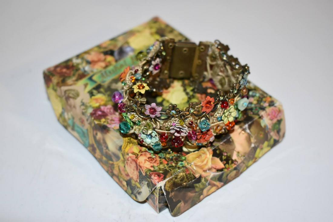 Michal Negrin Bracelet Crystals Flower Daisy Chain nice!!! 7" original box: Michal Negrin Bracelet Crystals Flower Daisy Chain nice!!! 7" original box Please view all photos as they are part of the description and condition of this Item, Feel free to contact me with questions