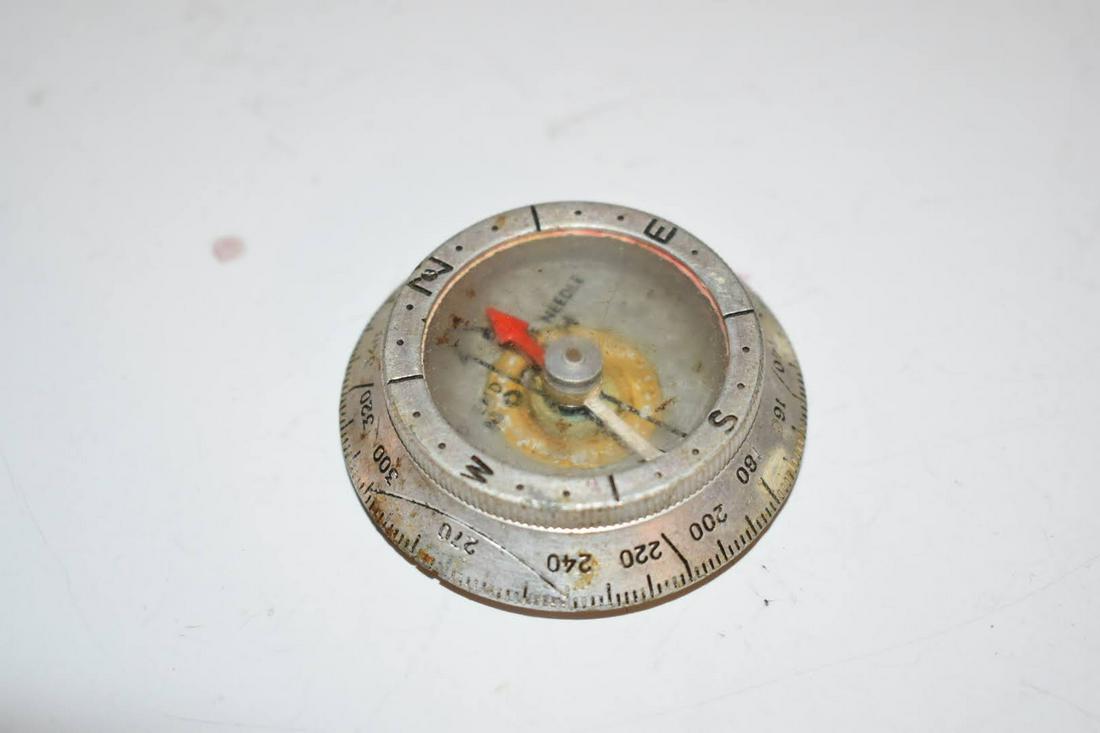 vintage round compass works: vintage round compass works Please view all photos as they are part of the description and condition of this Item, Feel free to contact me with questions or picture requests! Used Item AS IS