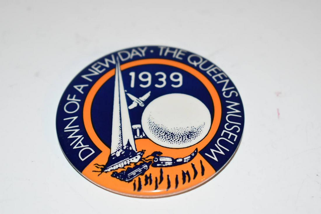 Vintage New York Worldâ€™s Fair 1939 Dawn Of A New Day Pin Button (1 of 4)