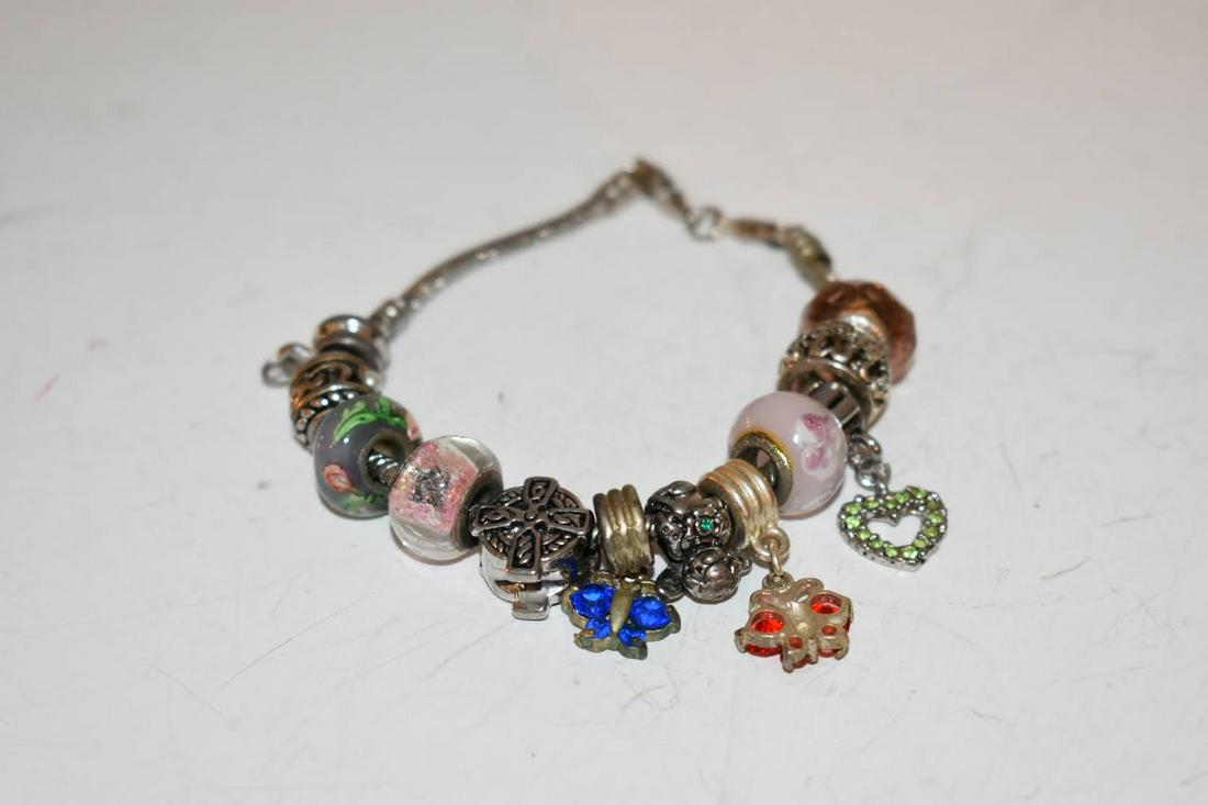 vintage trinket bracelet 7": vintage trinket bracelet 7" Please view all photos as they are part of the description and condition of this Item, Feel free to contact me with questions or picture requests! Used Item AS IS