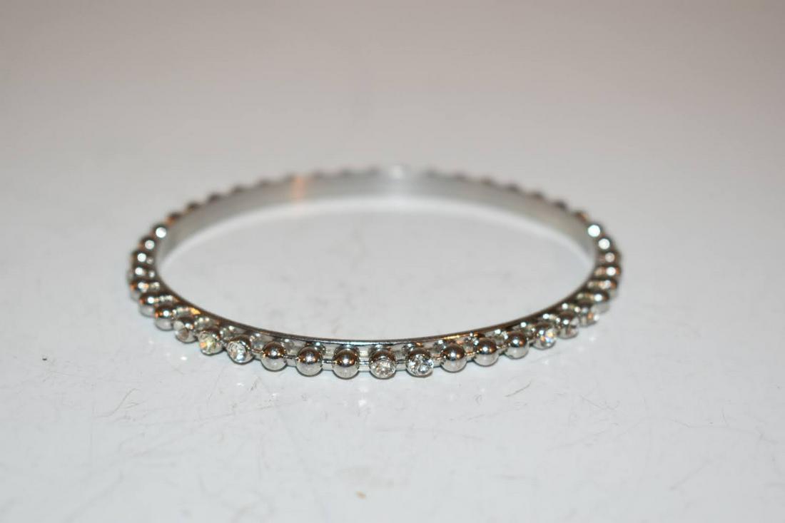 vintage rhinestone bracelet 7": vintage rhinestone bracelet 7" Please view all photos as they are part of the description and condition of this Item, Feel free to contact me with questions or picture requests! Used Item AS IS