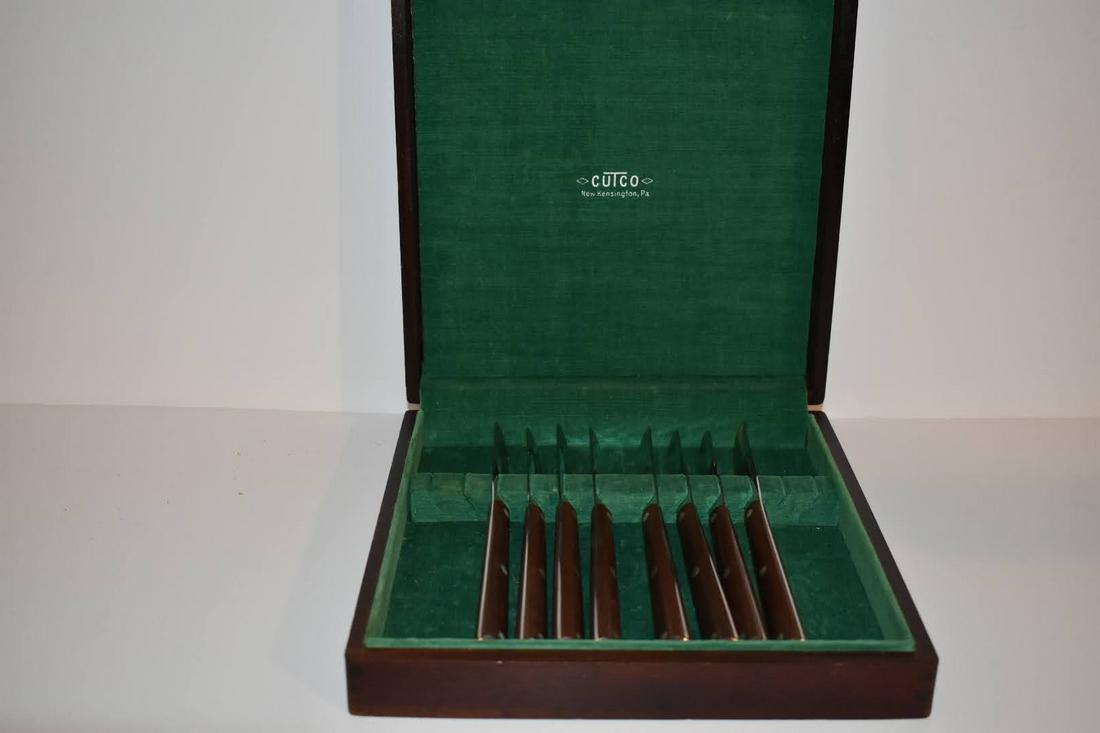 Vintage 8 Piece Cutco Steak Knife Set Wooden Case Green Felt Liner (1 of 6)