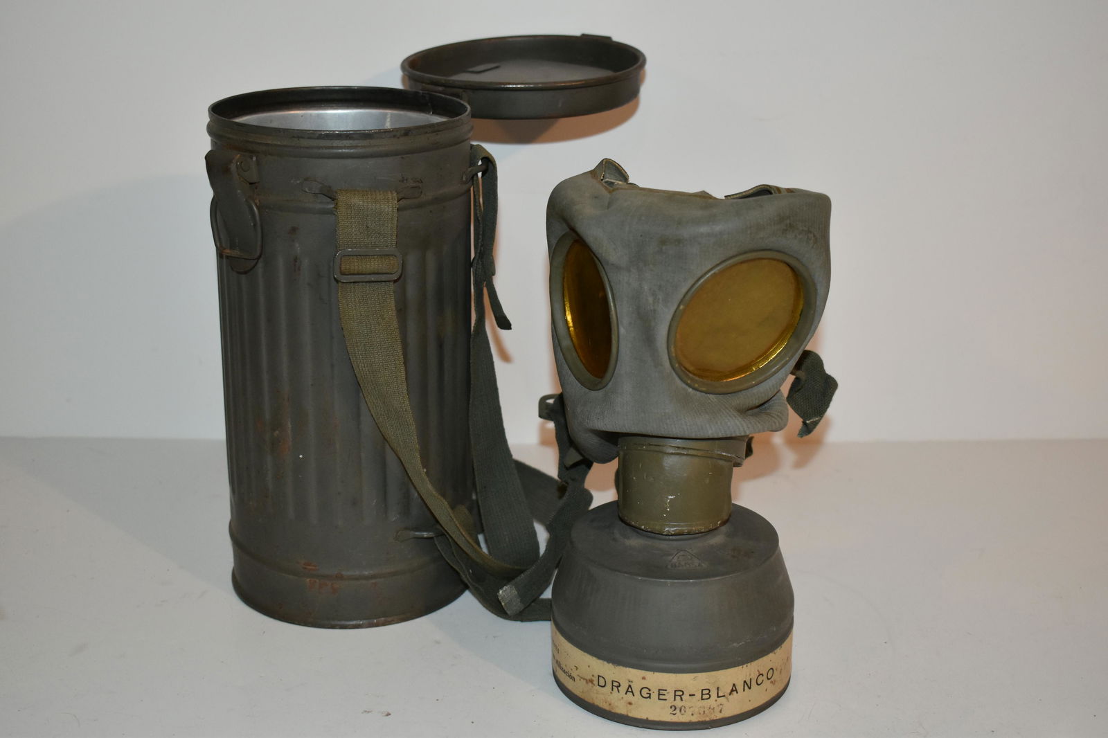 Original WW2 German Gas Mask & CANISTER Clean Original Paint With Straps (1 of 8)