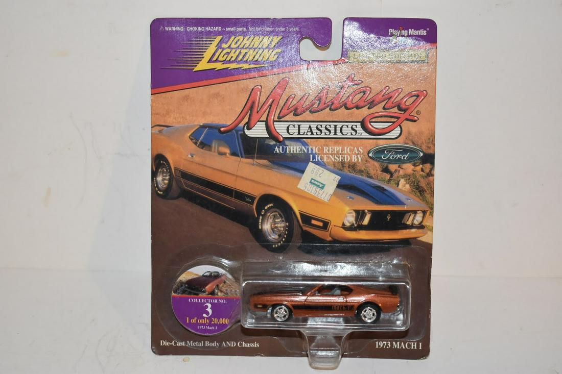 Johnny Lightning Classic Gold 1973 Ford Mustang Mach1 (1 of 2)