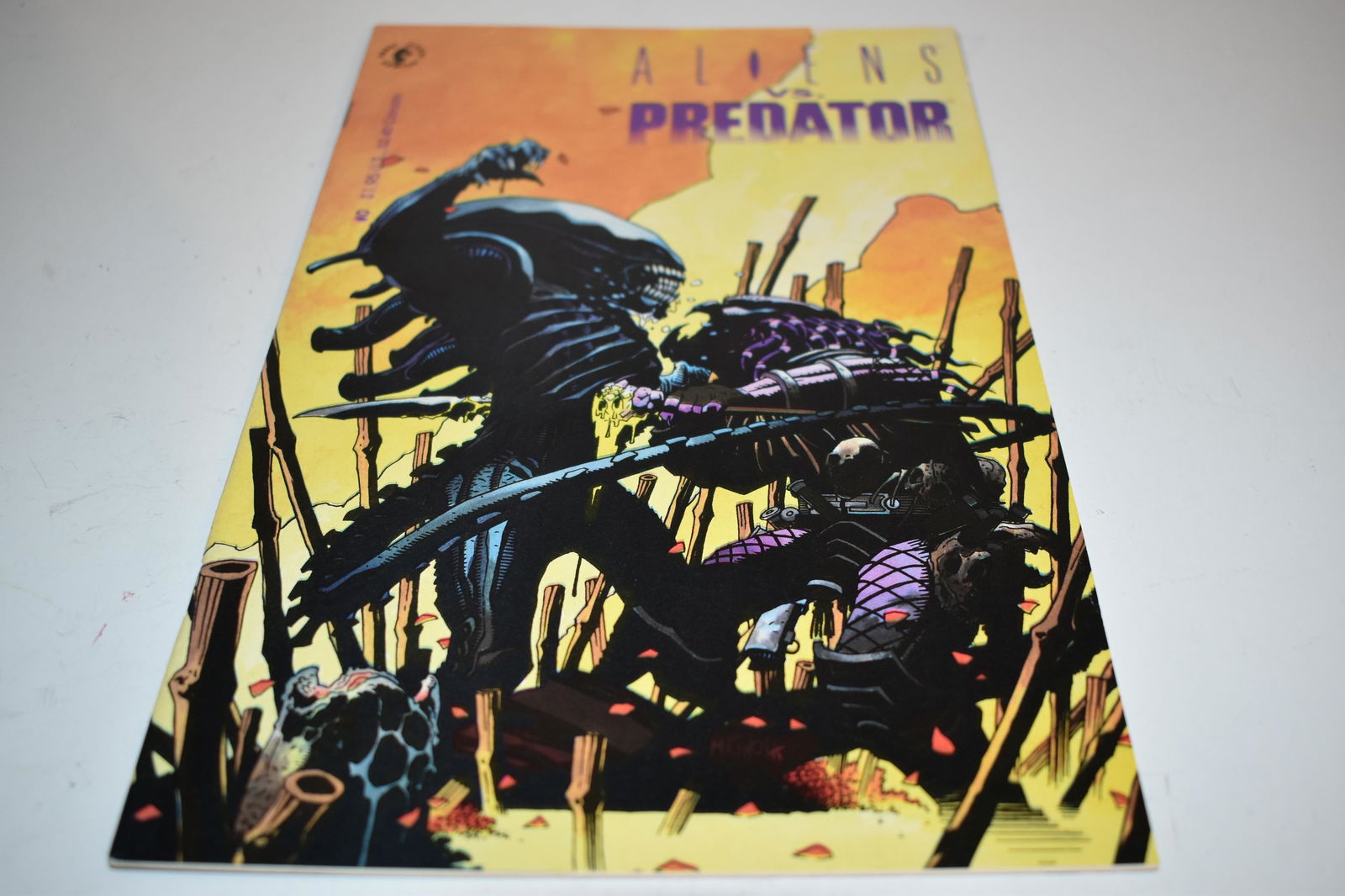 Vintage comic book aliens vs predator #0 (1 of 3)