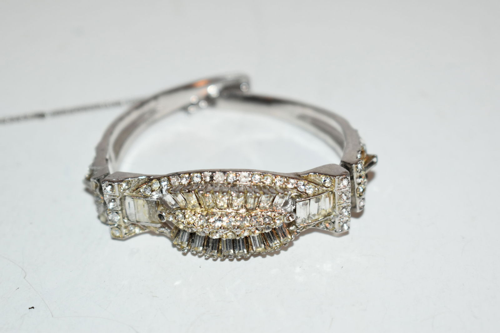Vintage rhinestone hinged Bracelet 7" (1 of 3)