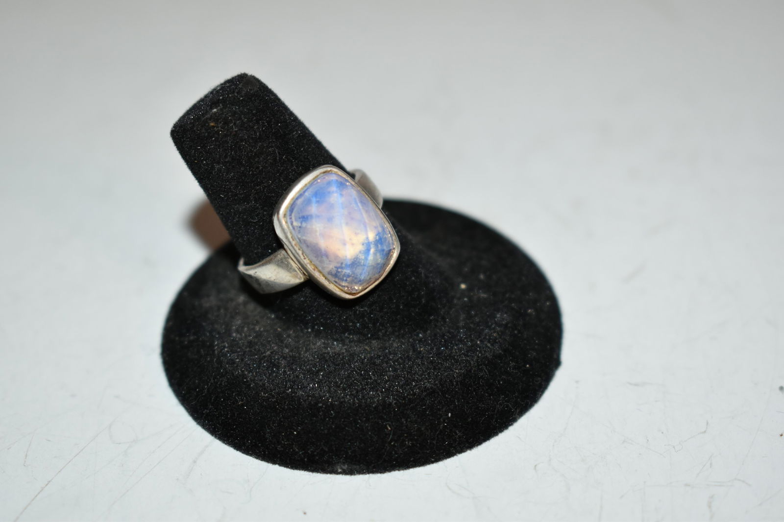 Vintage sterling silver Opal Ring sz 8 (1 of 4)