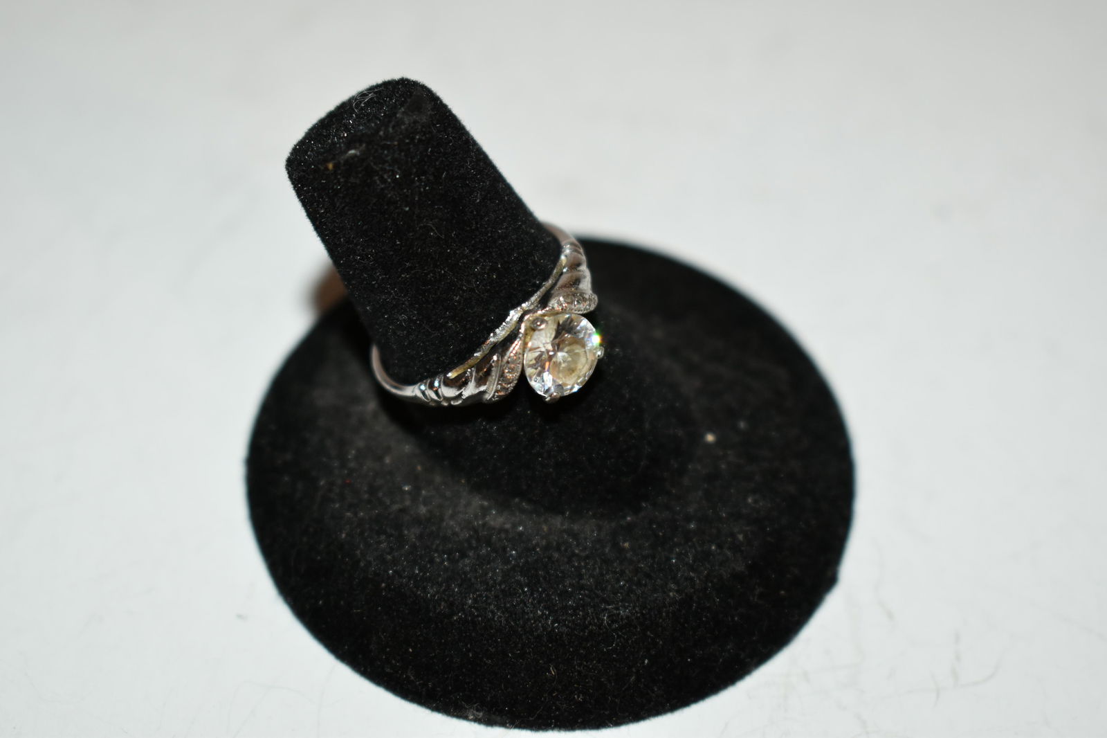 Vintage sterling silver rhinestone Ring sz 7 (1 of 4)