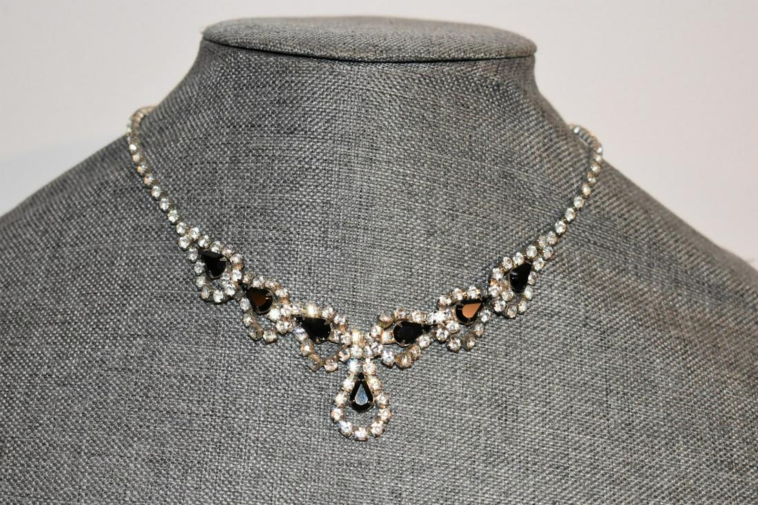 Vintage elegant rhinestone Necklace 14" (1 of 4)