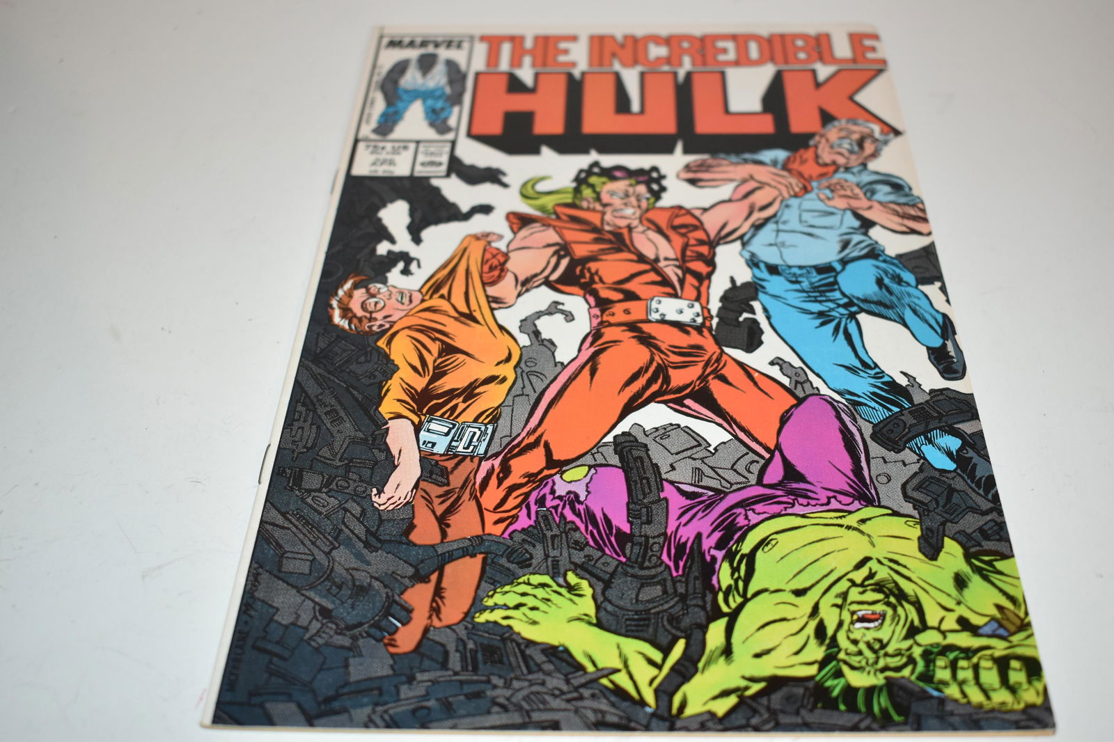 Vintage comic book incredible hulk #330 (1 of 3)
