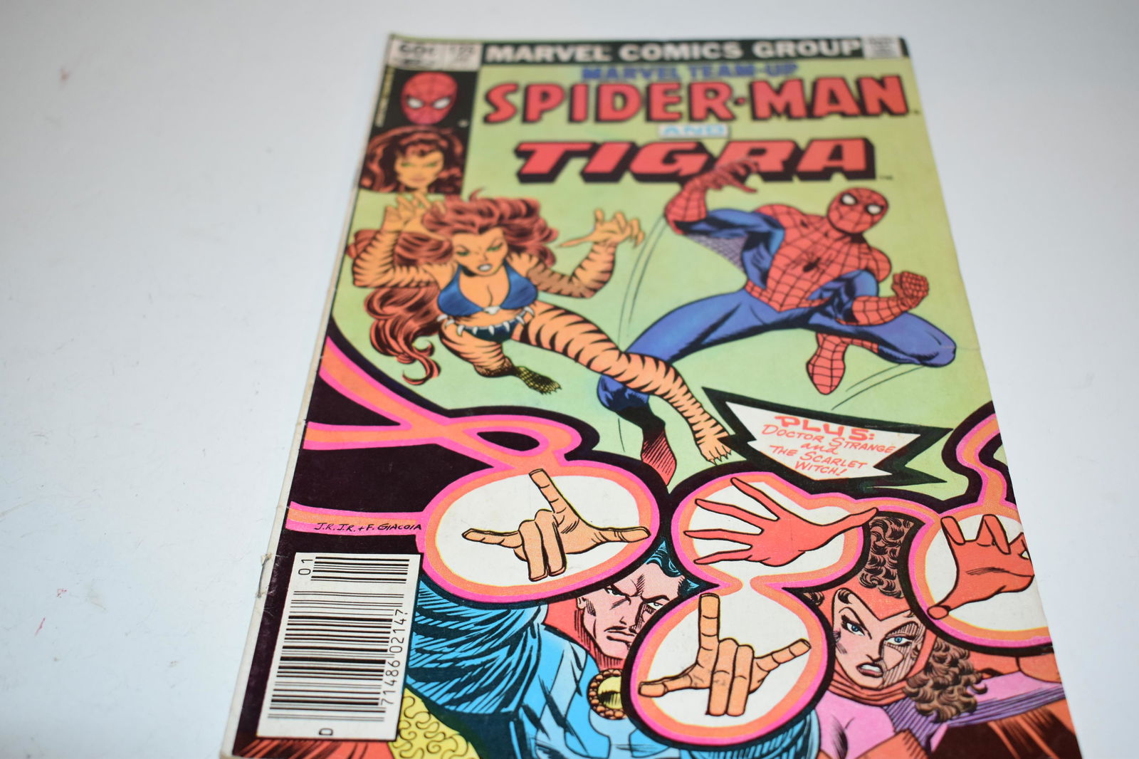 Vintage Comic Book # 125 marvel team up spiderman and tigra (1 of 3)